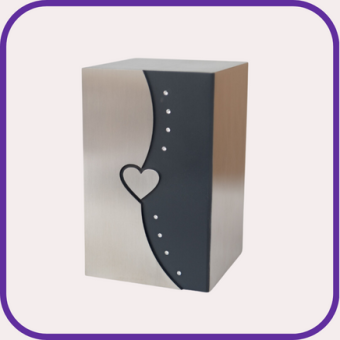 Kleine collectie urnen van edelstaal